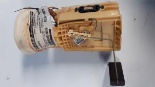 Gebruikte Benzinepomp Volkswagen Polo III (6N1) 1.0i 50 Prijs € 35,00 Margeregeling aangeboden door Autodemontage van de Laar