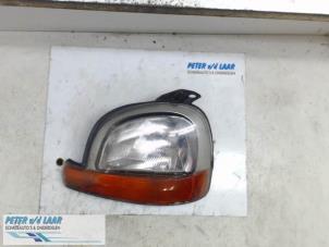 Gebruikte Linker Koplamp Renault Kangoo Express (FC) 1.9 D 65 Prijs € 35,00 Margeregeling aangeboden door Autodemontage van de Laar
