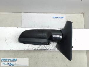 Gebruikte Spiegel Buiten links Renault Megane II Grandtour (KM) 1.9 dCi 120 Prijs € 50,00 Margeregeling aangeboden door Autodemontage van de Laar