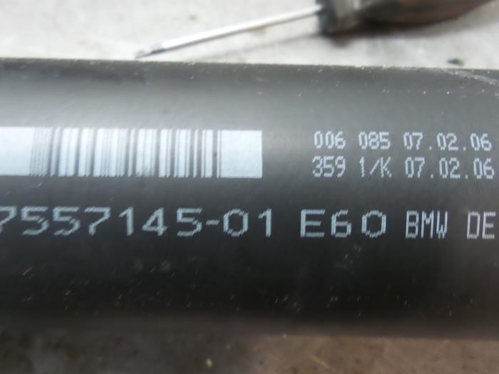 Gebruikte Tussenas BMW 5 serie (E60) 550i 32V Prijs € 150,00 Margeregeling aangeboden door Autodemontage van de Laar