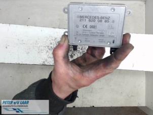 Gebruikte Antenne Versterker Mercedes C Combi (S203) 2.2 C-200 CDI 16V Prijs € 50,00 Margeregeling aangeboden door Autodemontage van de Laar