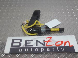 Gebruikte Gordelspanner links Opel Antara Prijs op aanvraag aangeboden door Benzon Autodemontage