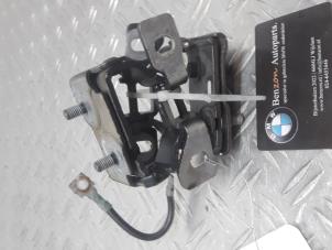 Gebruikte Scharnier Achterklep BMW 1-Serie Prijs op aanvraag aangeboden door Benzon Autodemontage