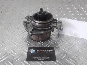 Gebruikte Vacuumpomp (Diesel) BMW 3-Serie Prijs op aanvraag aangeboden door Benzon Autodemontage