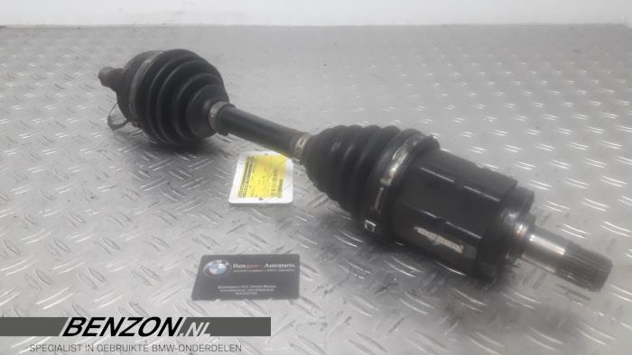 Gebruikte Aandrijfas links-achter BMW X5 Prijs € 25,00 Margeregeling aangeboden door Benzon Autodemontage