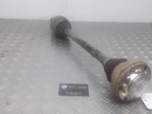 Gebruikte Steekas rechts-achter BMW 3-Serie Prijs € 25,00 Margeregeling aangeboden door Benzon Autodemontage