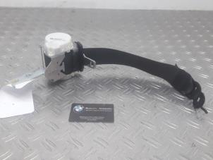 Gebruikte Veiligheidsgordel rechts-achter BMW 5-Serie Prijs op aanvraag aangeboden door Benzon Autodemontage