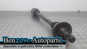Gebruikte Aandrijfas links-achter BMW 1-Serie Prijs € 100,00 Margeregeling aangeboden door Benzon Autodemontage