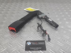 Gebruikte Gordelspanner rechts BMW 5-Serie Prijs op aanvraag aangeboden door Benzon Autodemontage