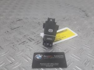 Gebruikte Schakelaar handrem BMW 5-Serie Prijs op aanvraag aangeboden door Benzon Autodemontage