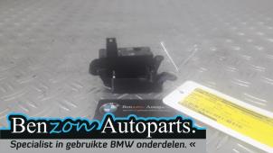Gebruikte Schakelaar handrem BMW 5 serie (F10) M5 V8 32V TwinPower Turbo Prijs op aanvraag aangeboden door Benzon Autodemontage