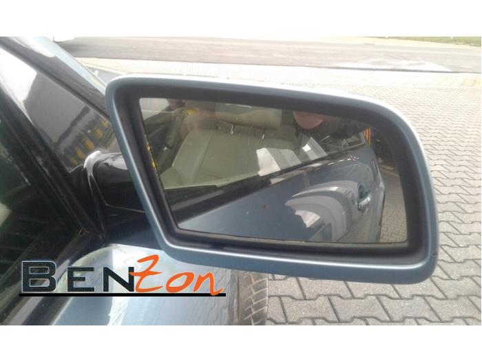 Buitenspiegel rechts van een BMW 6-Serie 2006