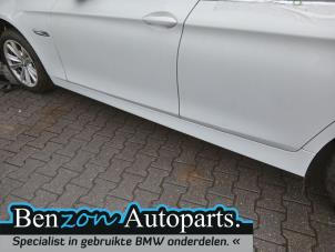 Gebruikte Zijskirt links BMW 5-Serie Prijs op aanvraag aangeboden door Benzon Autodemontage