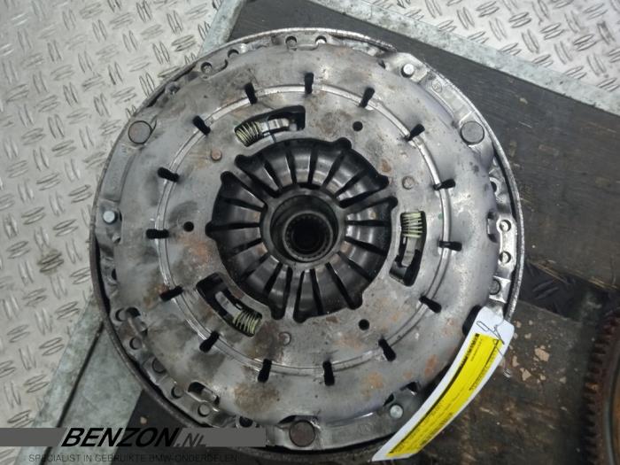 Gebruikte Koppelingsset (compleet) BMW 1 serie (F20) 116d 1.5 12V TwinPower Prijs op aanvraag aangeboden door Benzon Autodemontage