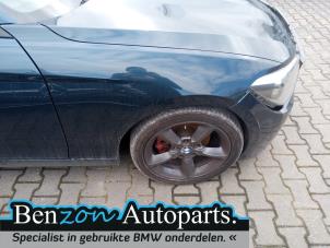 Gebruikte Spatbord rechts-voor BMW 1 serie (F20) 118i 1.6 16V Prijs op aanvraag aangeboden door Benzon Autodemontage