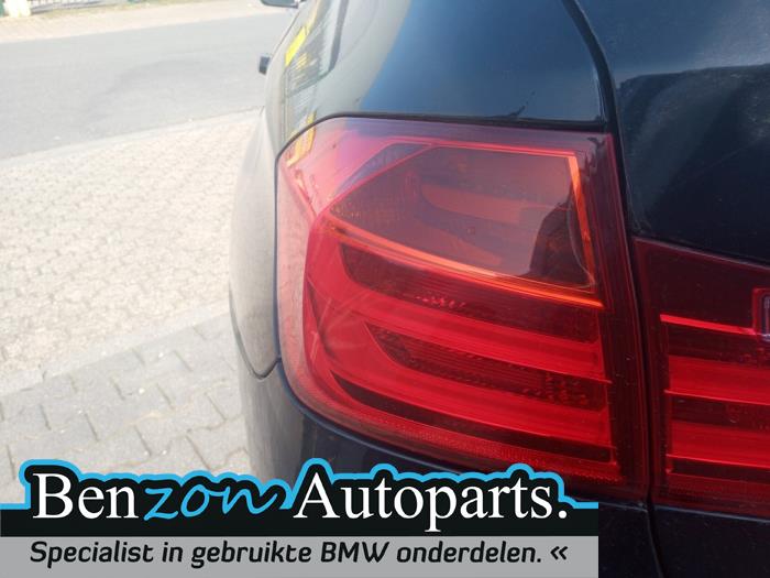 Achterlicht links van een BMW 3 serie (F30) 320d 2.0 16V EfficientDynamicsEdition 2013