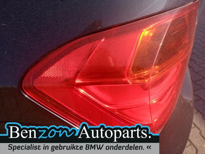 Achterlicht links van een BMW 3 serie (F30) 320d 2.0 16V EfficientDynamicsEdition 2013