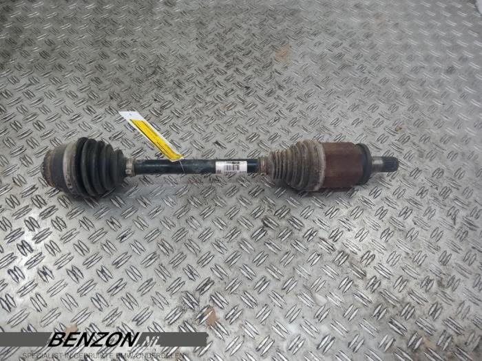 Gebruikte Aandrijfas links-voor BMW X3 (F25) xDrive20d 16V Prijs € 200,00 Margeregeling aangeboden door Benzon Autodemontage