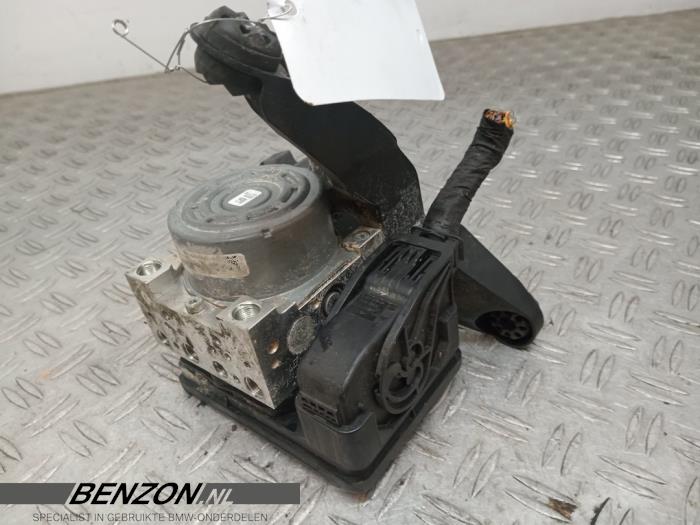 Gebruikte ABS Pomp BMW X1 (F48) sDrive 28i 2.0 16V Twin Power Turbo Prijs € 100,00 Margeregeling aangeboden door Benzon Autodemontage