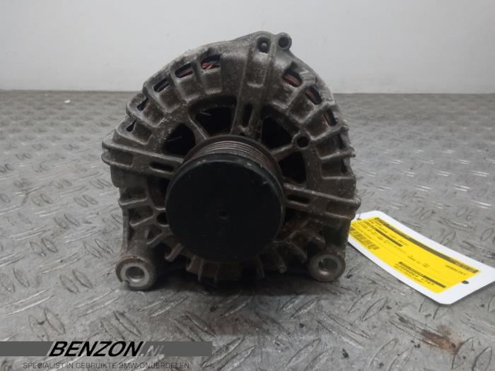 Gebruikte Dynamo BMW 1 serie (F21) 118d 2.0 16V Prijs € 45,00 Margeregeling aangeboden door Benzon Autodemontage