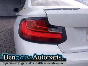 Gebruikte Achterlicht links BMW 2 serie (F22) 218i 1.5 TwinPower Turbo 12V Prijs € 181,50 Inclusief btw aangeboden door Benzon Autodemontage
