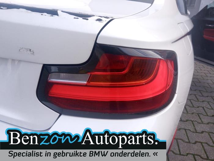 Achterlicht rechts van een BMW 2 serie (F22) 218i 1.5 TwinPower Turbo 12V 2015