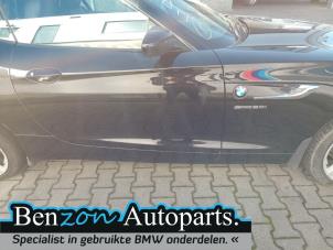 Gebruikte Zijskirt rechts BMW Z4 Roadster (E89) sDrive 20i 2.0 16V Prijs € 90,75 Inclusief btw aangeboden door Benzon Autodemontage
