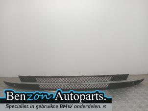 Gebruikte Bumper Rooster BMW 1 serie (E81) 118i 16V Prijs € 30,25 Inclusief btw aangeboden door Benzon Autodemontage