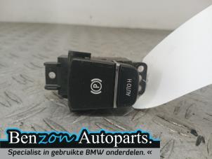 Gebruikte Handrem schakelaar BMW M5 (G90) M550d xDrive 24V Prijs € 42,35 Inclusief btw aangeboden door Benzon Autodemontage