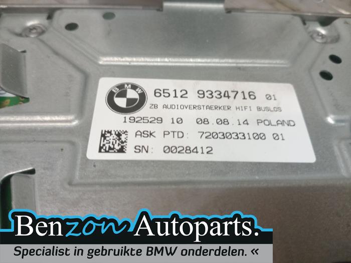 Radio versterker van een BMW 3 serie (F30) 320i xDrive 2.0 16V 2014