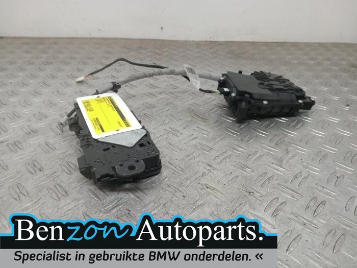 Slotmechaniek Achterklep van een BMW X2 (F39) sDrive 18i 1.5 12V TwinPower Turbo 2019