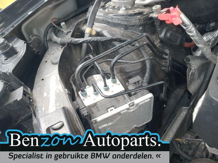 ABS Pomp van een BMW X3 (F25) xDrive 20i 2.0 16V Twin Power Turbo 2013