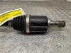 Aandrijfas links-voor van een BMW 1 serie (F40) 116d 1.5 12V TwinPower 2020