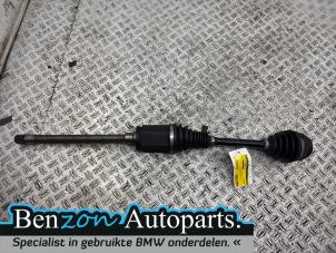 Gebruikte Aandrijfas rechts-voor BMW 5 serie (F10) 530d xDrive 24V Blue Performance Prijs € 363,00 Inclusief btw aangeboden door Benzon Autodemontage