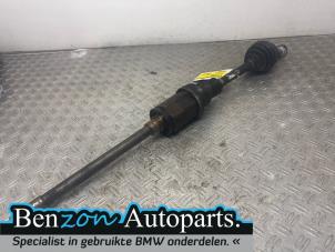 Gebruikte Aandrijfas rechts-voor BMW 3 serie (F30) 330d xDrive 3.0 24V Performance Power Kit Prijs € 363,00 Inclusief btw aangeboden door Benzon Autodemontage