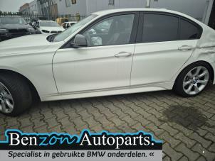 Gebruikte Sideskirt links BMW 3 serie (F30) 330d 3.0 24V Prijs € 125,00 Margeregeling aangeboden door Benzon Autodemontage