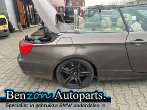 Gebruikte Scherm rechts-achter BMW 3 serie (E93) 335i 24V Prijs € 350,00 Margeregeling aangeboden door Benzon Autodemontage