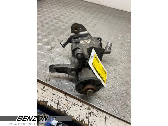 Gebruikte Pomp Servo BMW 6 serie Gran Coupe (F06) 640d xDrive 24V Prijs € 200,00 Margeregeling aangeboden door Benzon Autodemontage