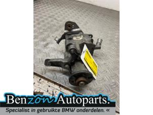 Gebruikte Stuurbekrachtiging Pomp BMW 6 serie Gran Coupe (F06) 640d xDrive 24V Prijs € 200,00 Margeregeling aangeboden door Benzon Autodemontage