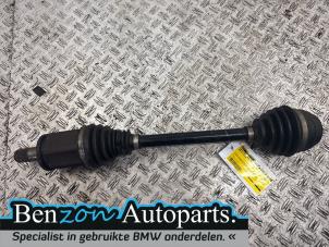 Gebruikte Steekas links-voor BMW X3 Prijs € 200,00 Margeregeling aangeboden door Benzon Autodemontage