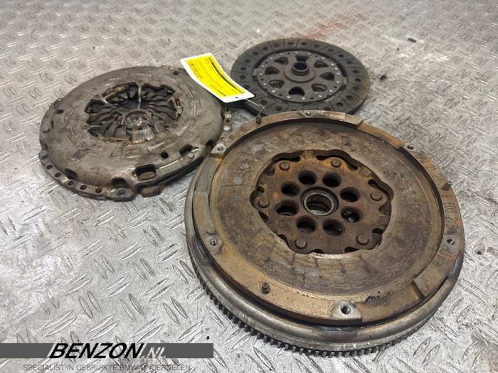 Gebruikte Dubbele massa vliegwiel BMW X1 Prijs € 149,99 Margeregeling aangeboden door Benzon Autodemontage