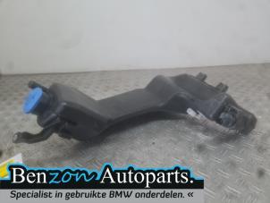 Gebruikte Ruitensproeiertank voor BMW M135 (F40) M135i xDrive 2.0 TwinPower 16V Prijs op aanvraag aangeboden door Benzon Autodemontage