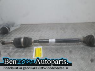 Gebruikte Aandrijfas links-achter BMW M135 (F40) M135i xDrive 2.0 TwinPower 16V Prijs op aanvraag aangeboden door Benzon Autodemontage