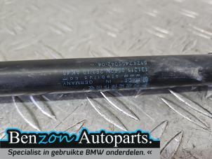 Gebruikte Kofferdekseldemper rechts-achter BMW 1 serie (F40) 116d 1.5 12V TwinPower Prijs op aanvraag aangeboden door Benzon Autodemontage