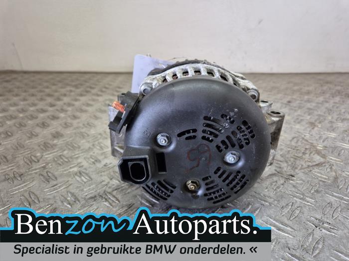 Dynamo van een BMW 5 serie (F10)  2010