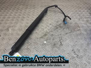 Gebruikte Amortisseur links-achter BMW X5 (F15) M50d 3.0 24V Prijs € 151,25 Inclusief btw aangeboden door Benzon Autodemontage