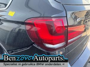 Gebruikte Achterlicht links BMW X5 (F15) xDrive 40e 2.0 Prijs op aanvraag aangeboden door Benzon Autodemontage