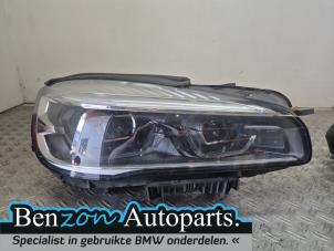 Gebruikte Koplamp rechts BMW 2 serie Active Tourer (F45) 225xe iPerformance 1.5 TwinPower Turbo 12V Prijs € 750,00 Margeregeling aangeboden door Benzon Autodemontage