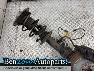 Gebruikte Mac Phersonpoot links-voor BMW 1 serie (F20) 116i 1.6 16V Prijs € 75,00 Margeregeling aangeboden door Benzon Autodemontage