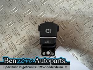 Gebruikte Schakelaar handrem BMW 5 serie Touring (G31) 530i 2.0 TwinPower Turbo 16V Prijs op aanvraag aangeboden door Benzon Autodemontage